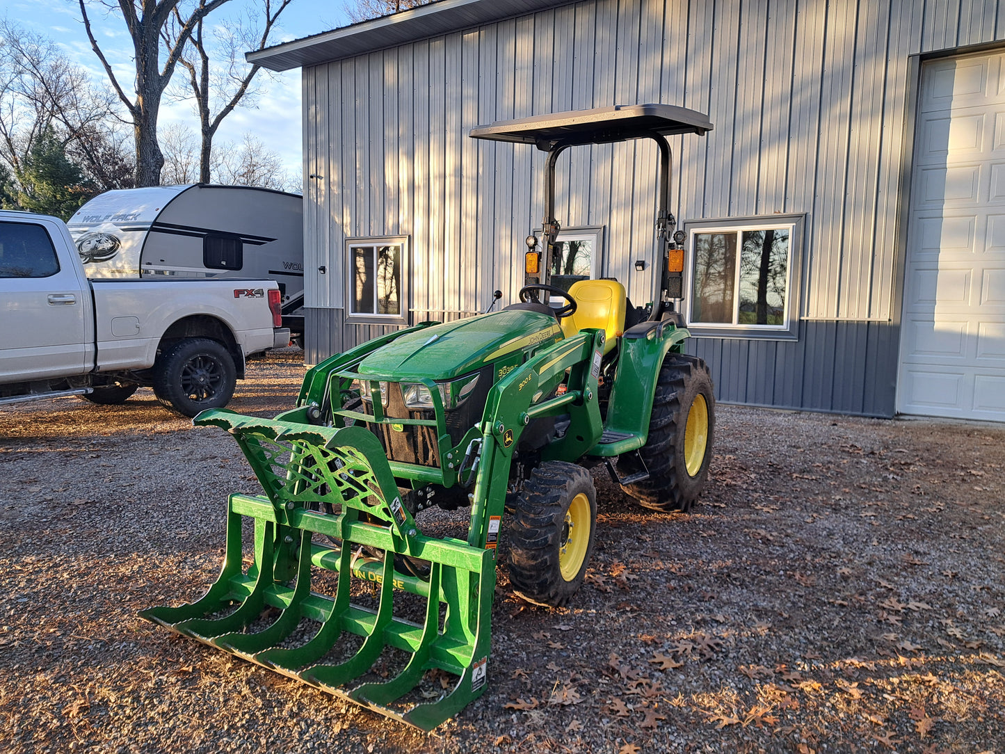 John Deere 3038E