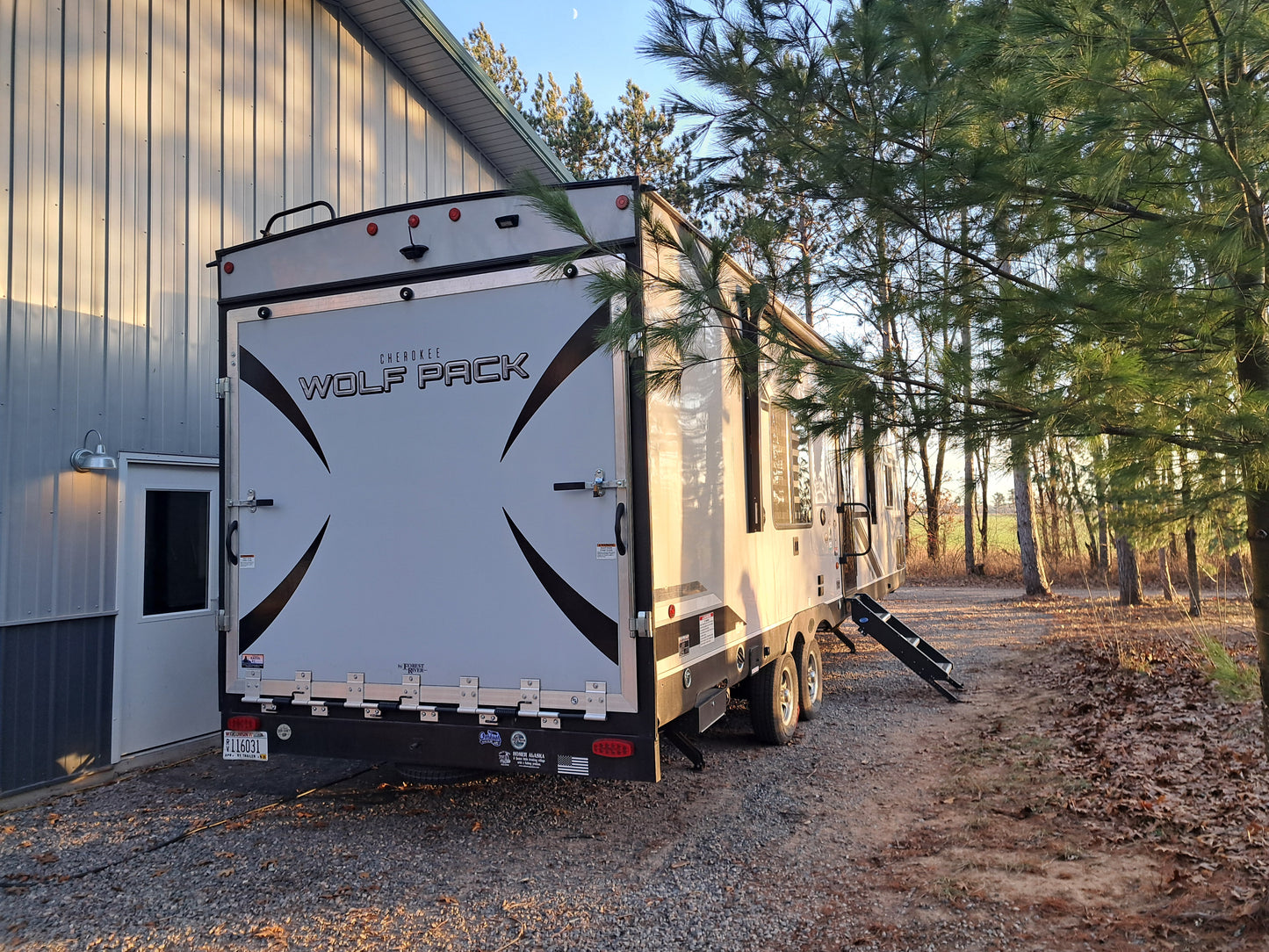 Cherokee Wolfpack Toy Hauler